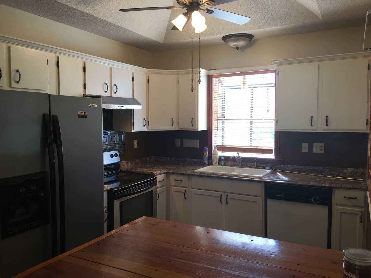 602 Holmes Rd Se - Photo 7 of 19