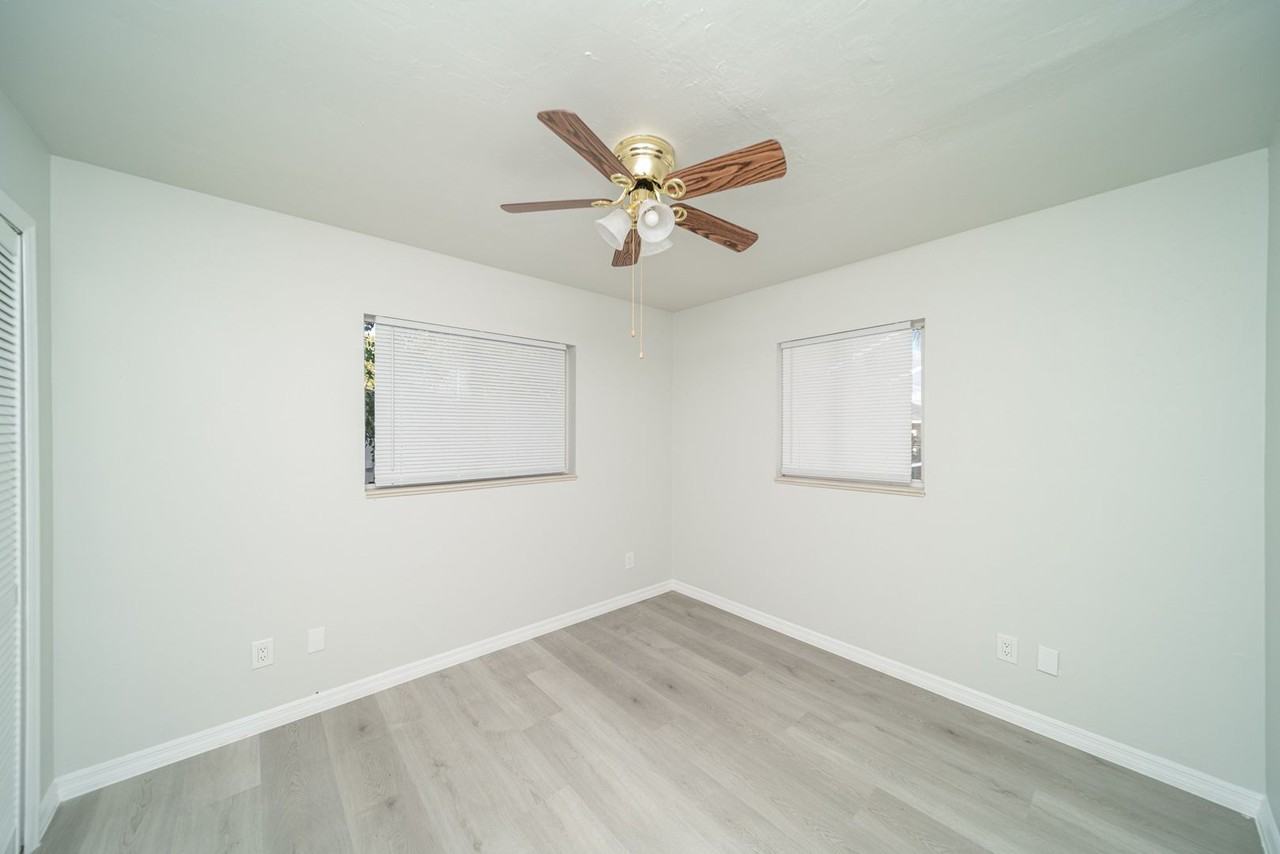 1813 Ne 1st Ter - Photo 7 of 11