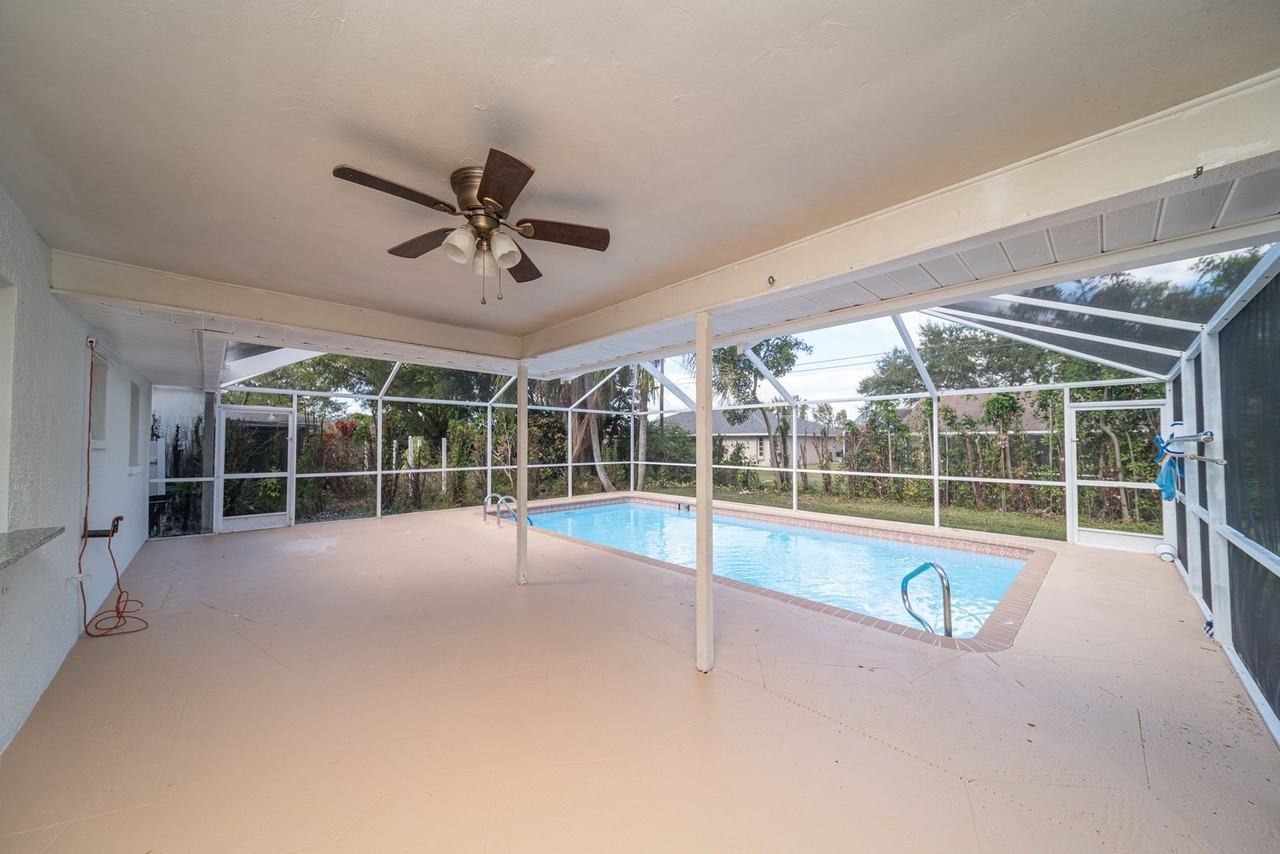 1813 Ne 1st Ter - Photo 7 of 11