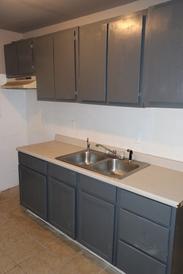 1172 Noble St - Photo 2 of 12