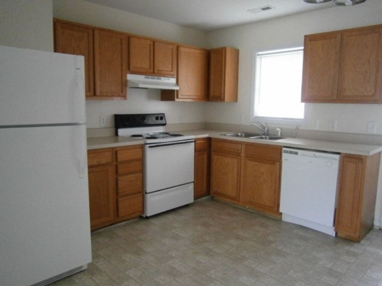 231A Lakewood Dr - Photo 3 of 5