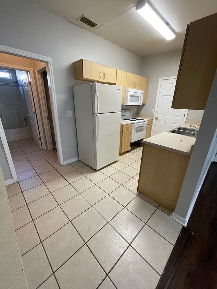 3100 Dian Rd - Photo 4 of 13