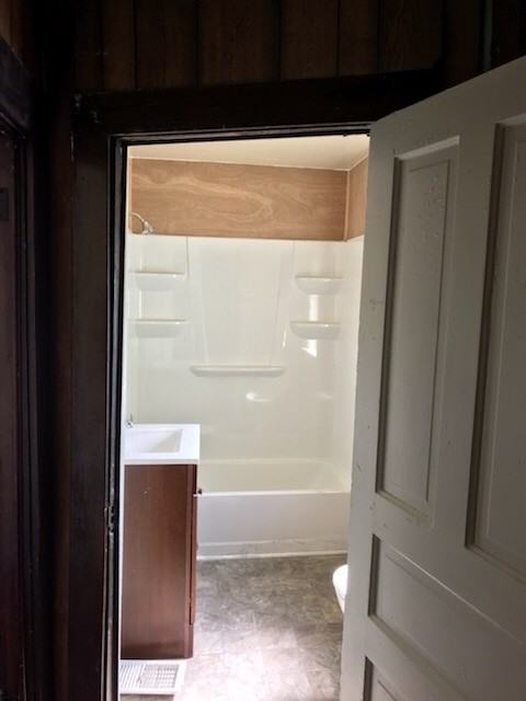 272 Boyleston Ave - Photo 4 of 4