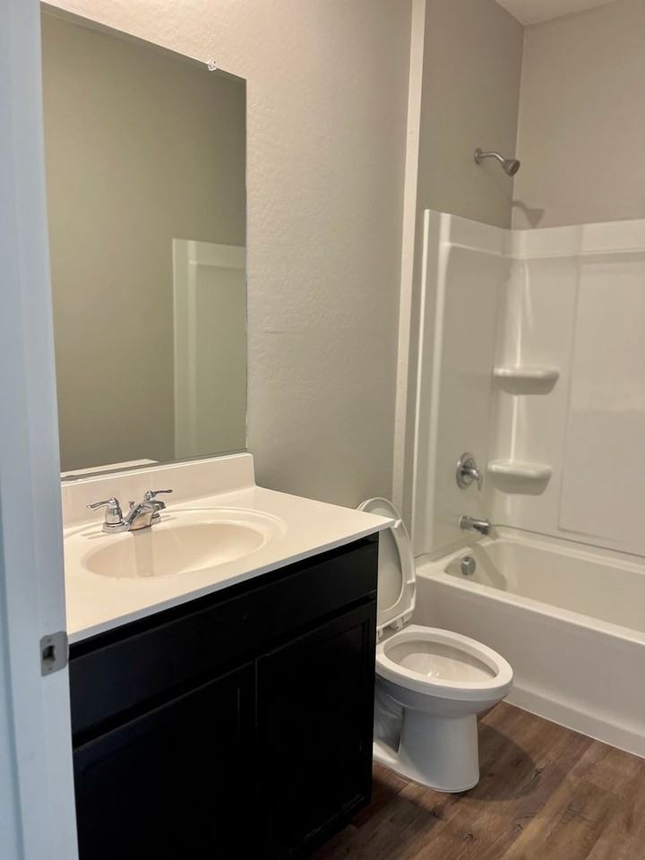 19555 W Badgett Ln - Photo 4 of 26