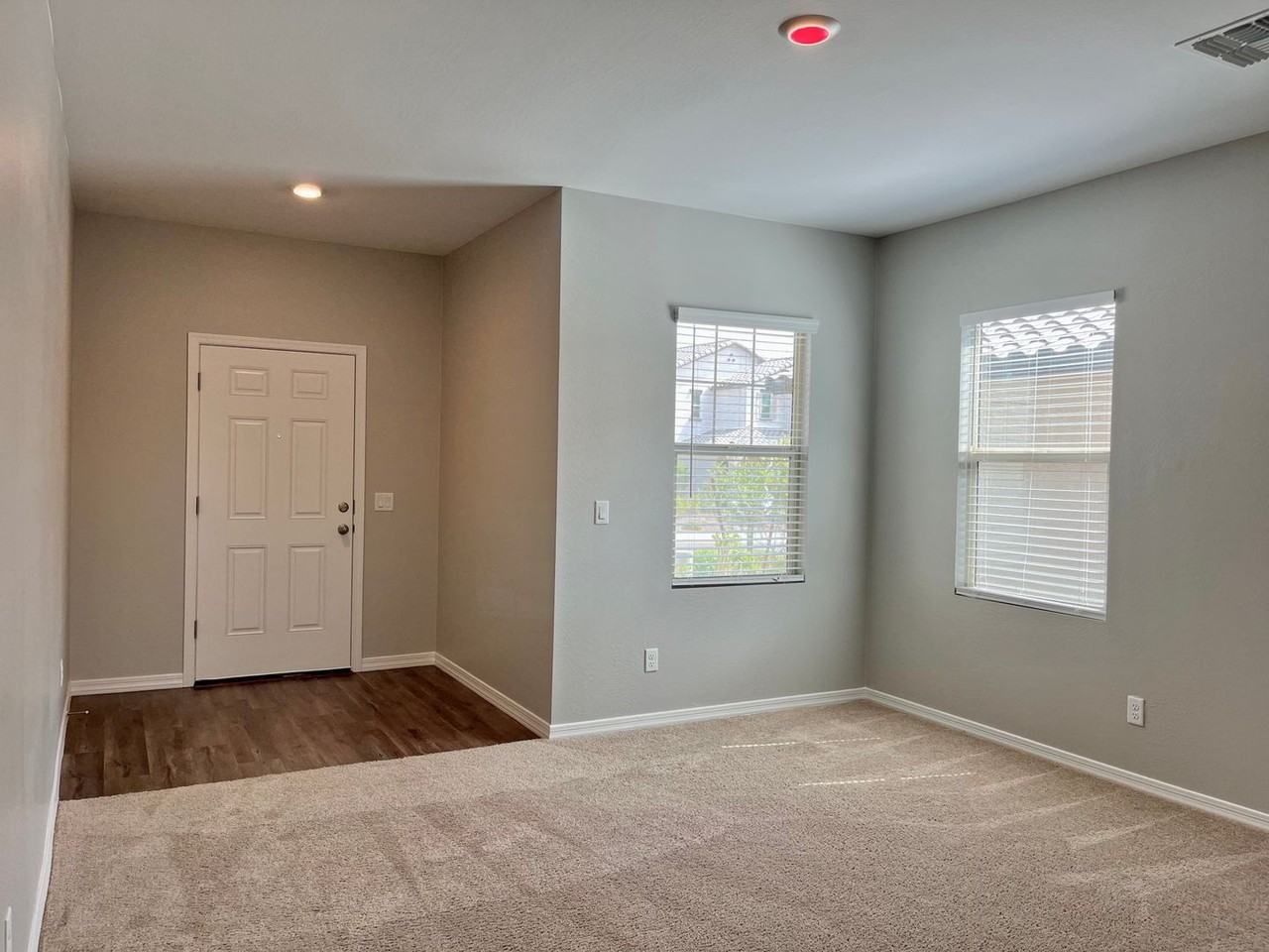19555 W Badgett Ln - Photo 6 of 26