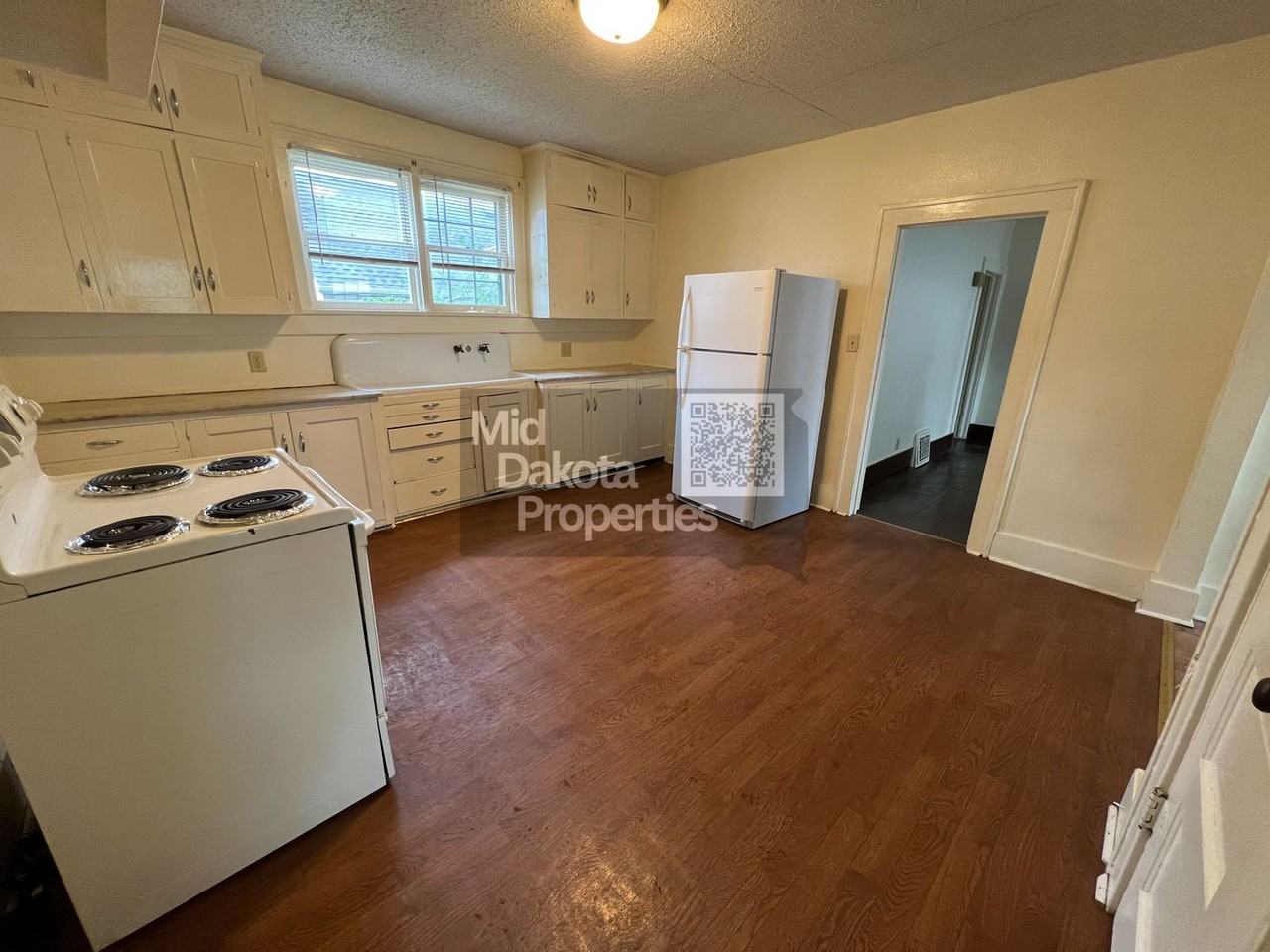 415 N Capital St - Photo 2 of 18