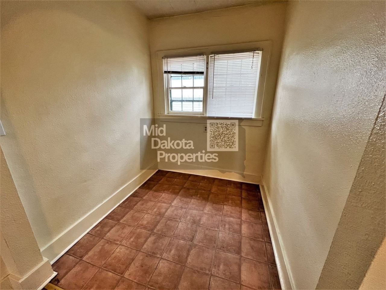 415 N Capital St - Photo 3 of 18