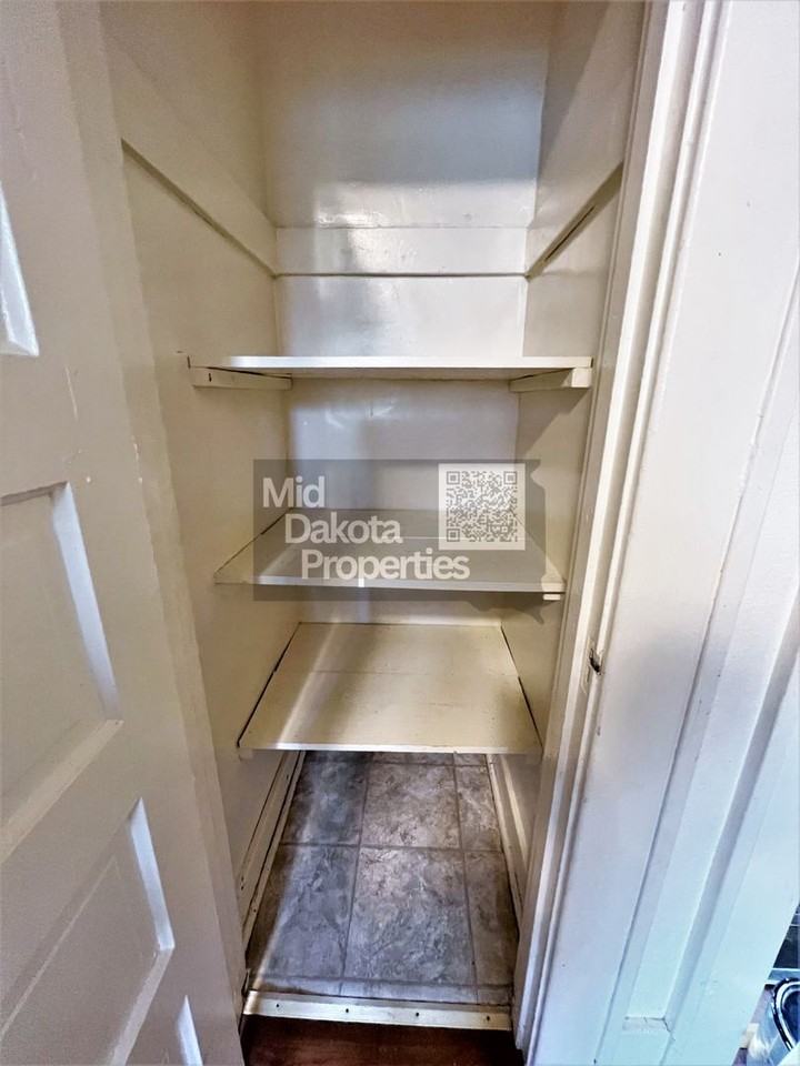 415 N Capital St - Photo 4 of 18