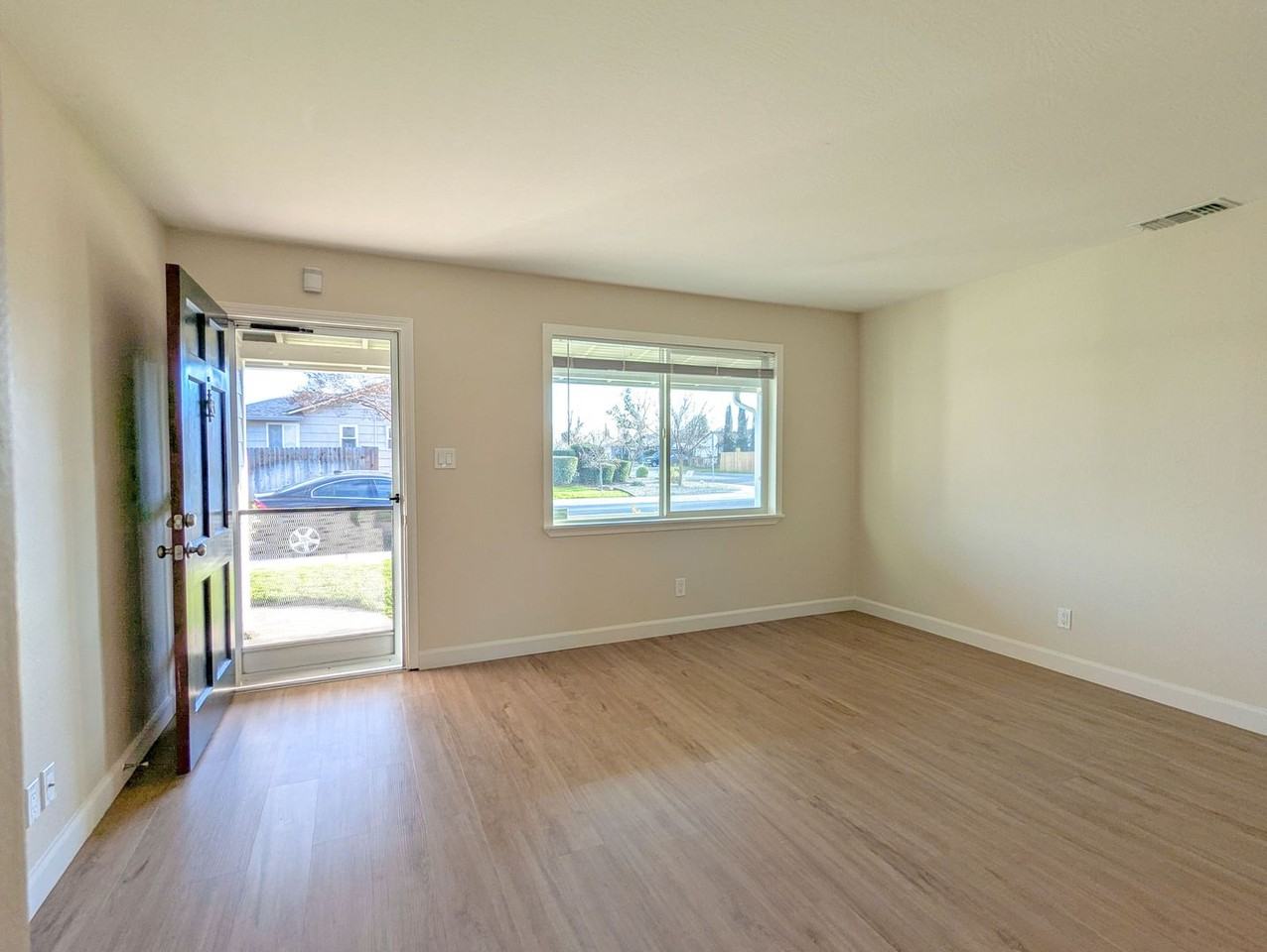 10661 Pedro Way - Photo 3 of 21