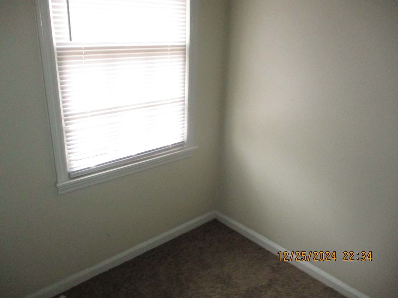 422 Kingswood Dr Apt A - Photo 2 of 5