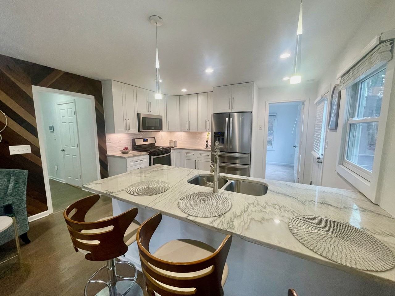 1086 Edgefield Dr Sw - Photo 4 of 23