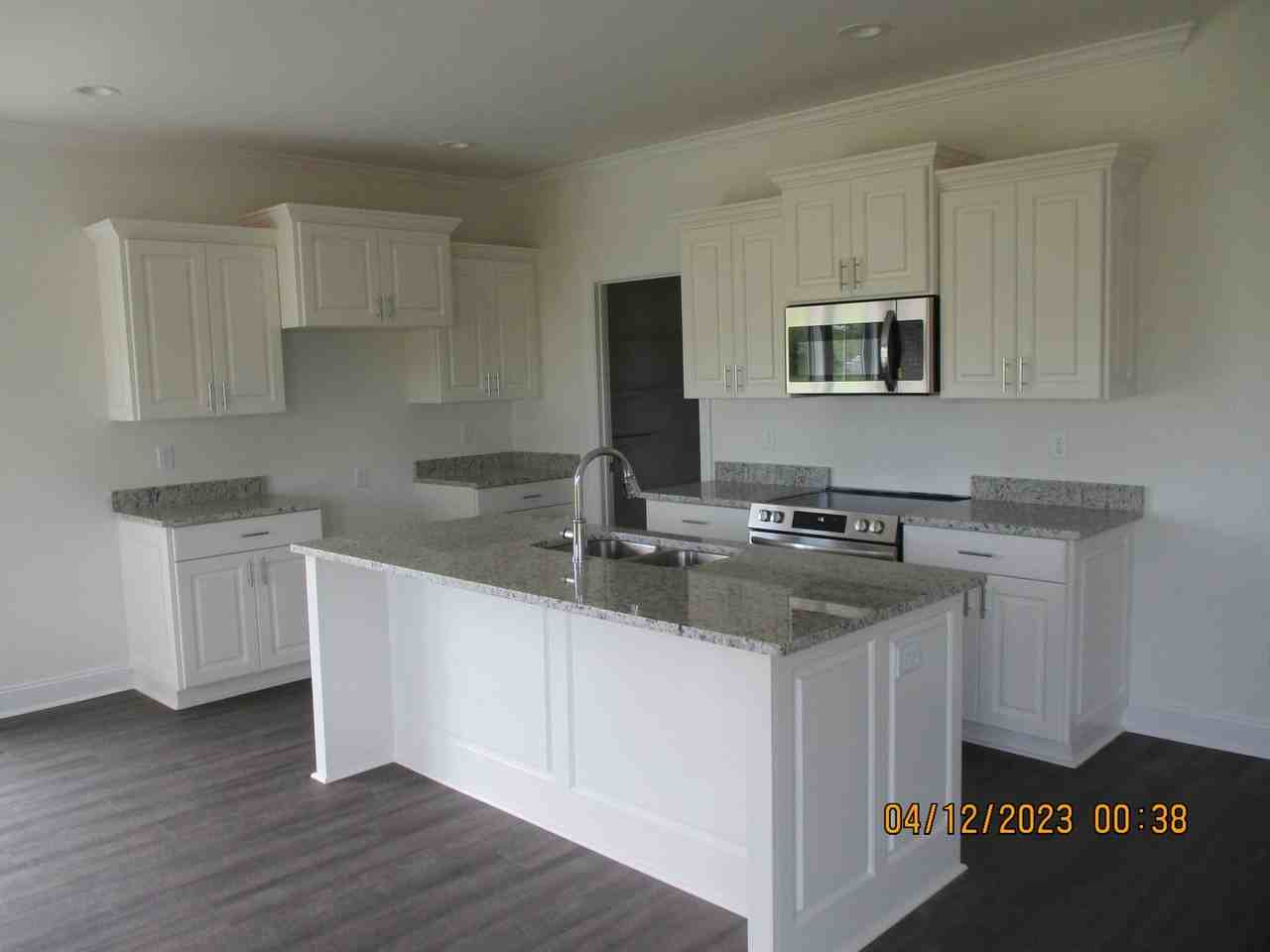 138 Chelmsford Ct - Photo 3 of 7