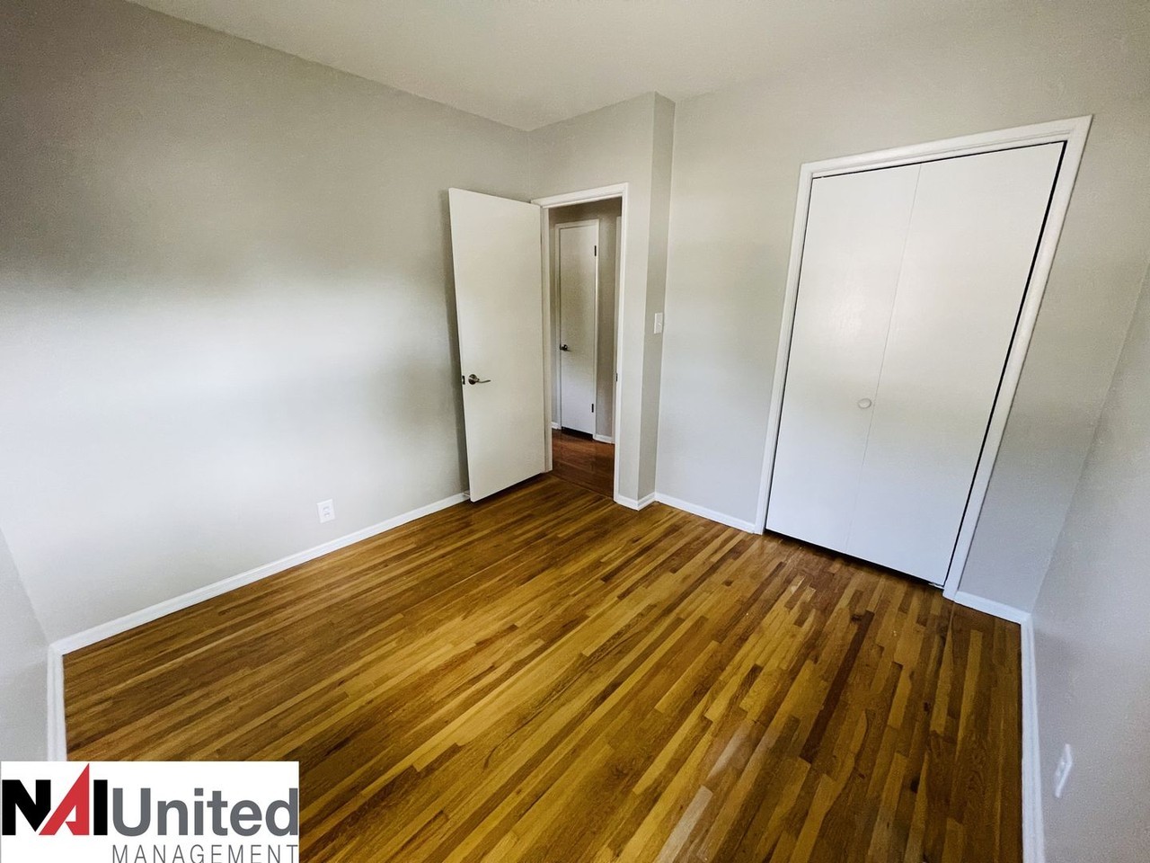 2720 S Paxton St - Photo 3 of 10