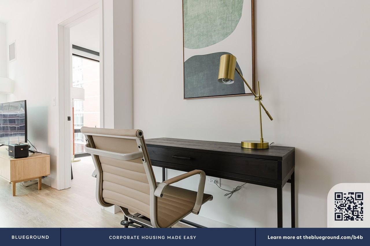 535 North Saint Clair Street - Photo 6 of 43