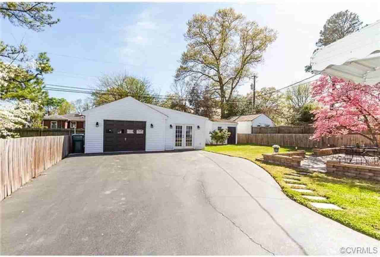 2311 Kenmore Rd - Photo 2 of 20