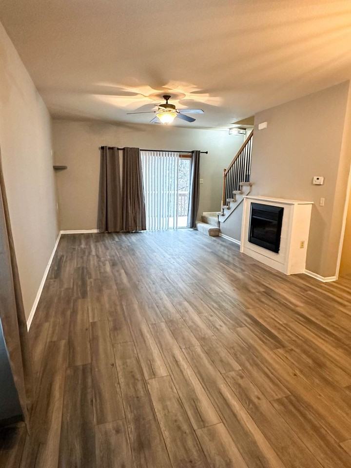 816 Oakbrook Pl - Photo 2 of 21