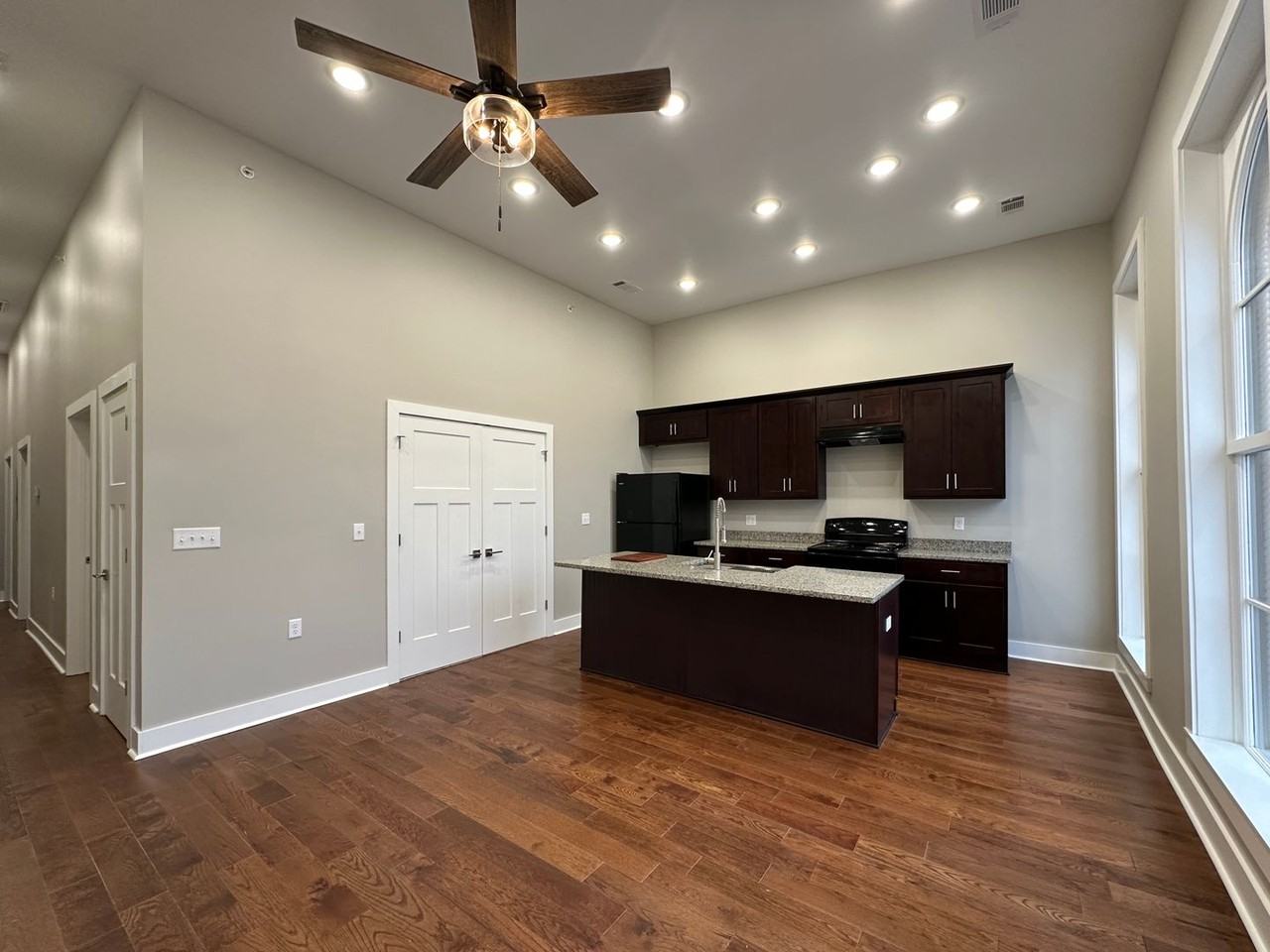 151 W Main St #4 - Photo 3 of 10