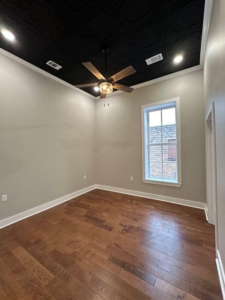 151 W Main St #4 - Photo 7 of 10