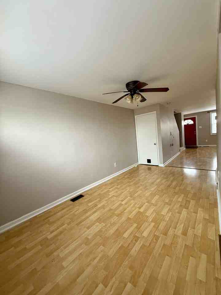 1074 N Academy Ave - Photo 6 of 21