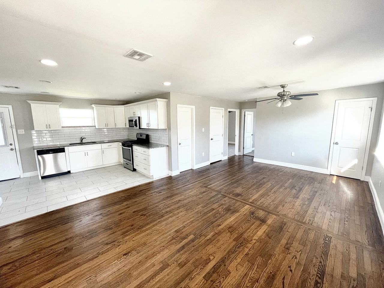 1729 Longview St - Photo 3 of 23