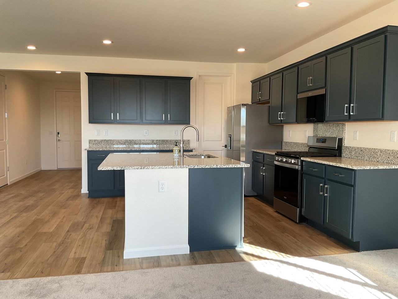 1913 Red Loam Rd - Photo 3 of 34