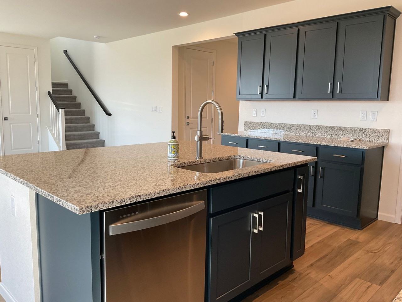 1913 Red Loam Rd - Photo 6 of 34