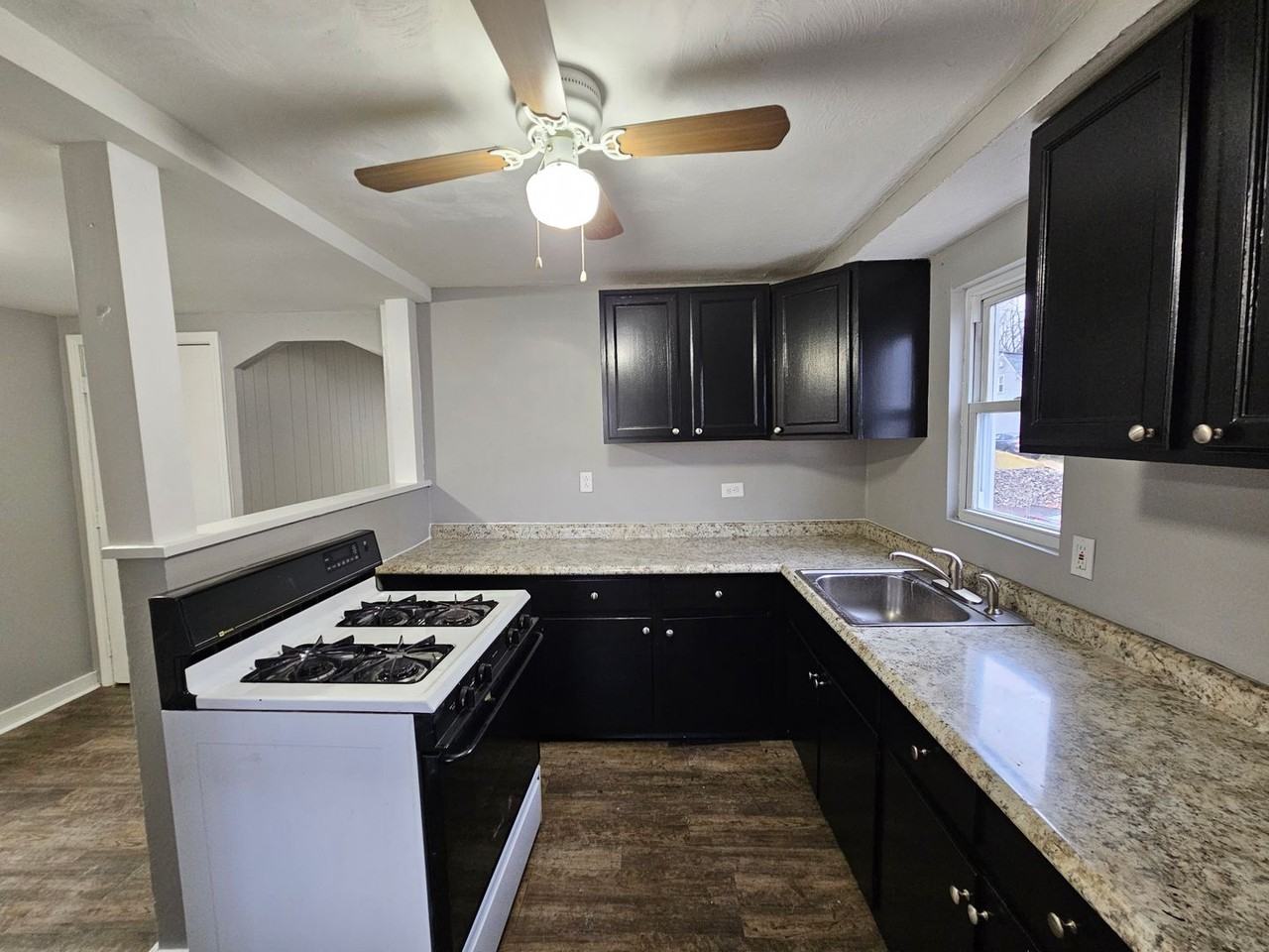 223 Douglas Ave - Photo 3 of 16