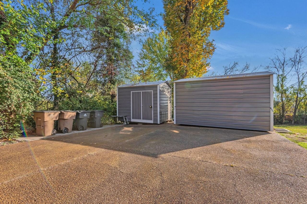 804 Potter Ln - Photo 7 of 39