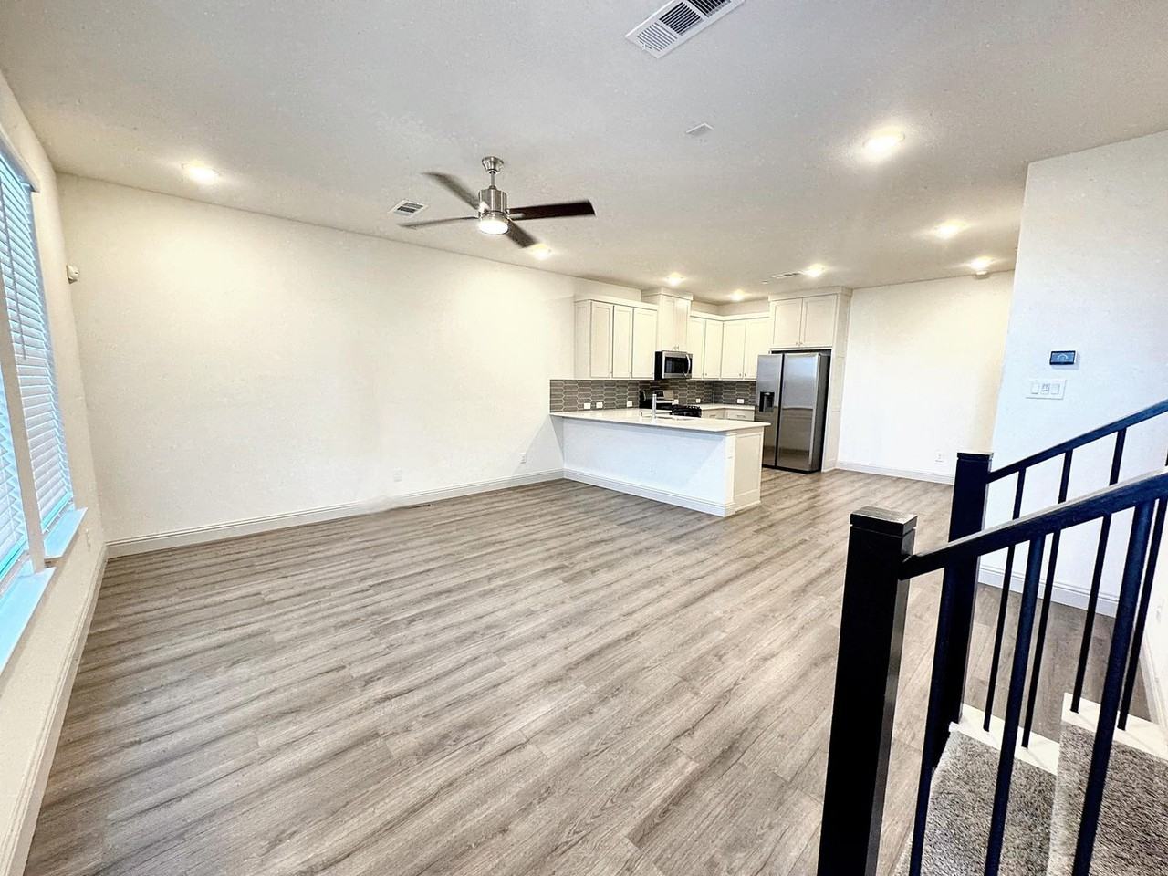 4517 Bishop St - Photo 7 of 42