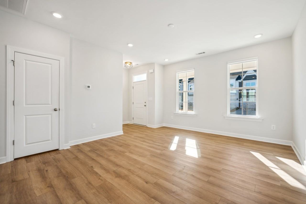 268 Pansy Park - Photo 3 of 17