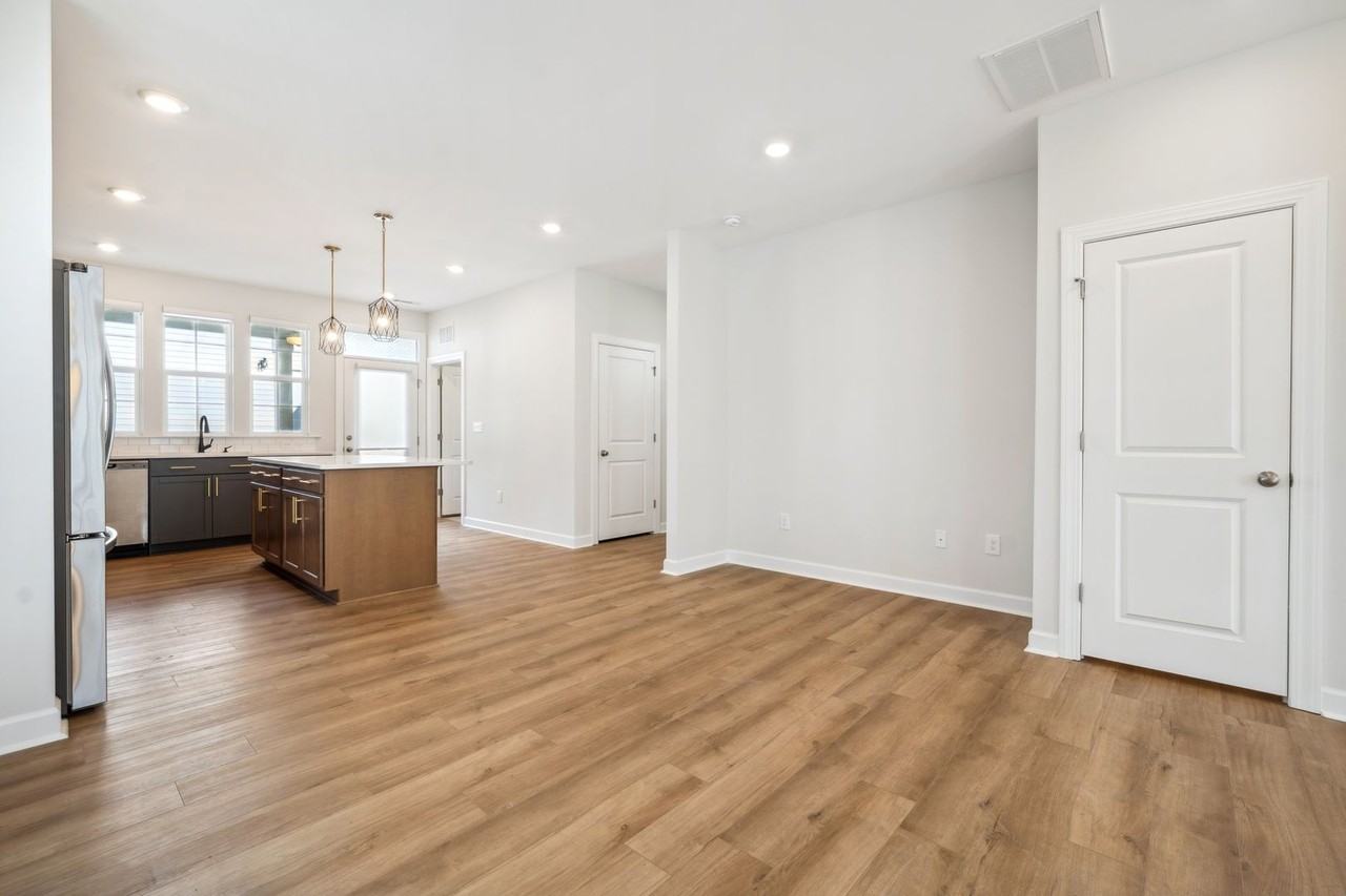 268 Pansy Park - Photo 4 of 17