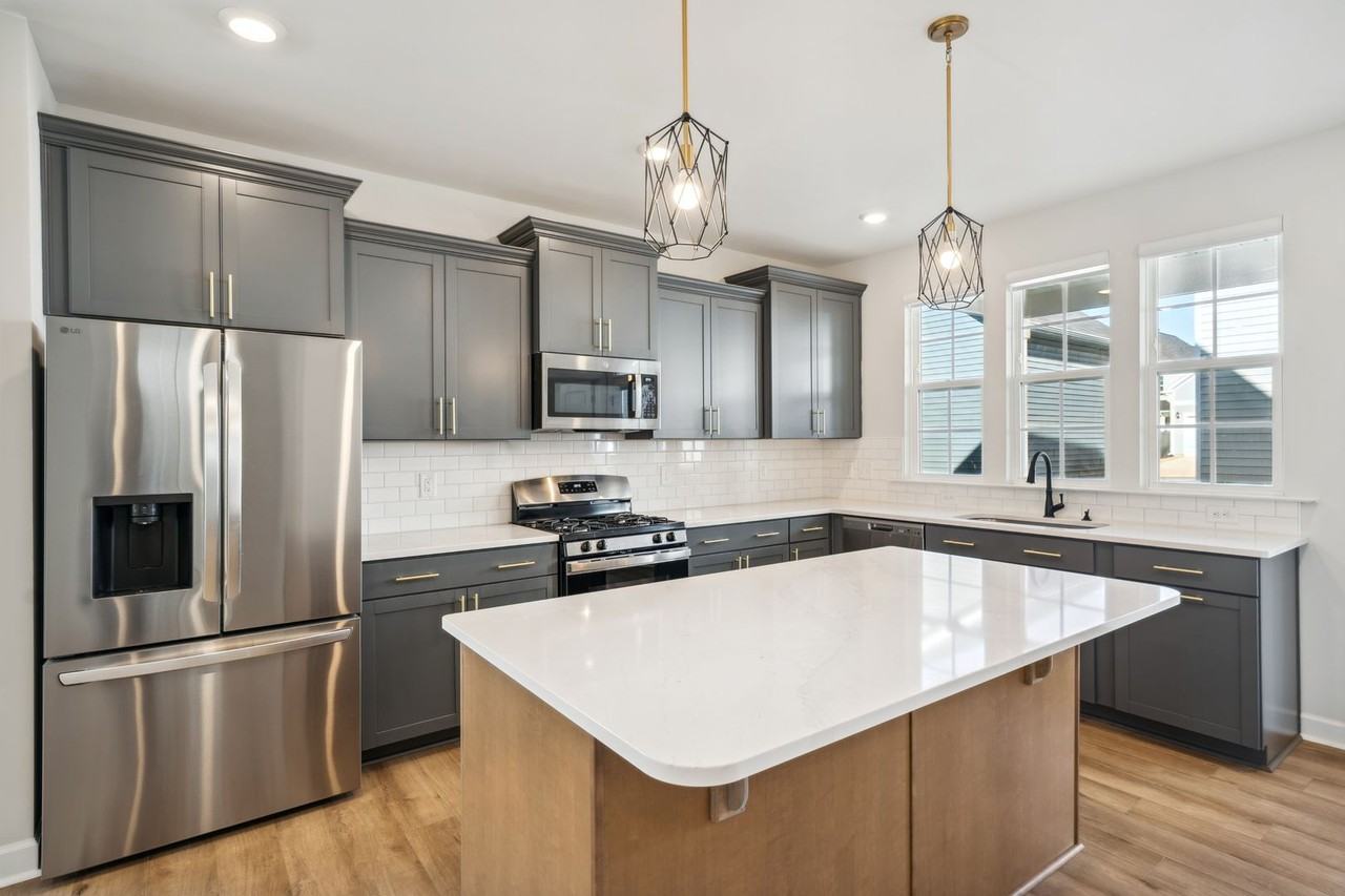 268 Pansy Park - Photo 5 of 17