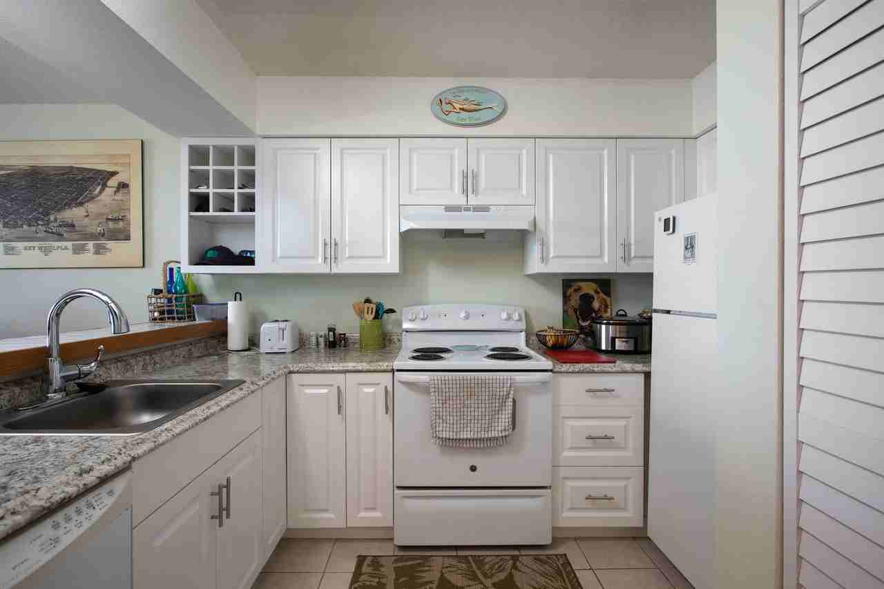 3930 S Roosevelt Blvd #S309 - Photo 4 of 10