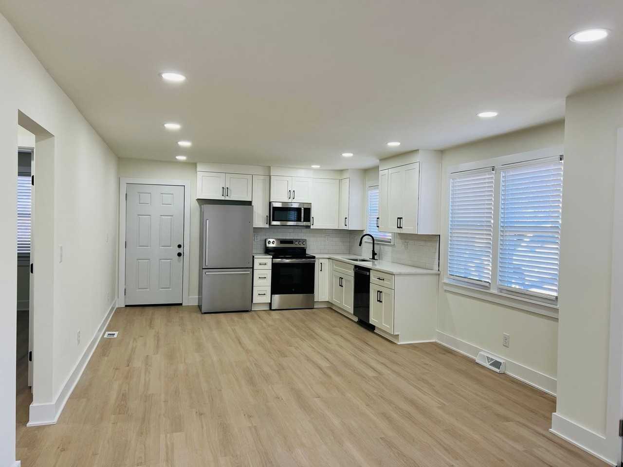 8 Baxter St - Photo 3 of 15