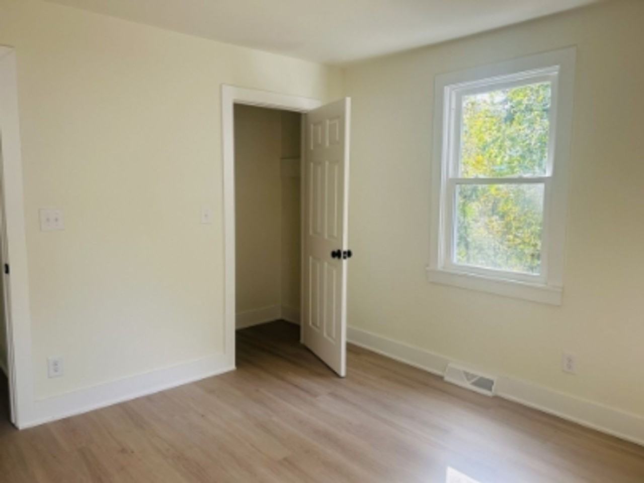 8 Baxter St - Photo 7 of 15