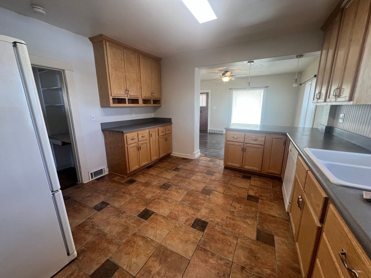 145 E 100 S - Photo 6 of 31