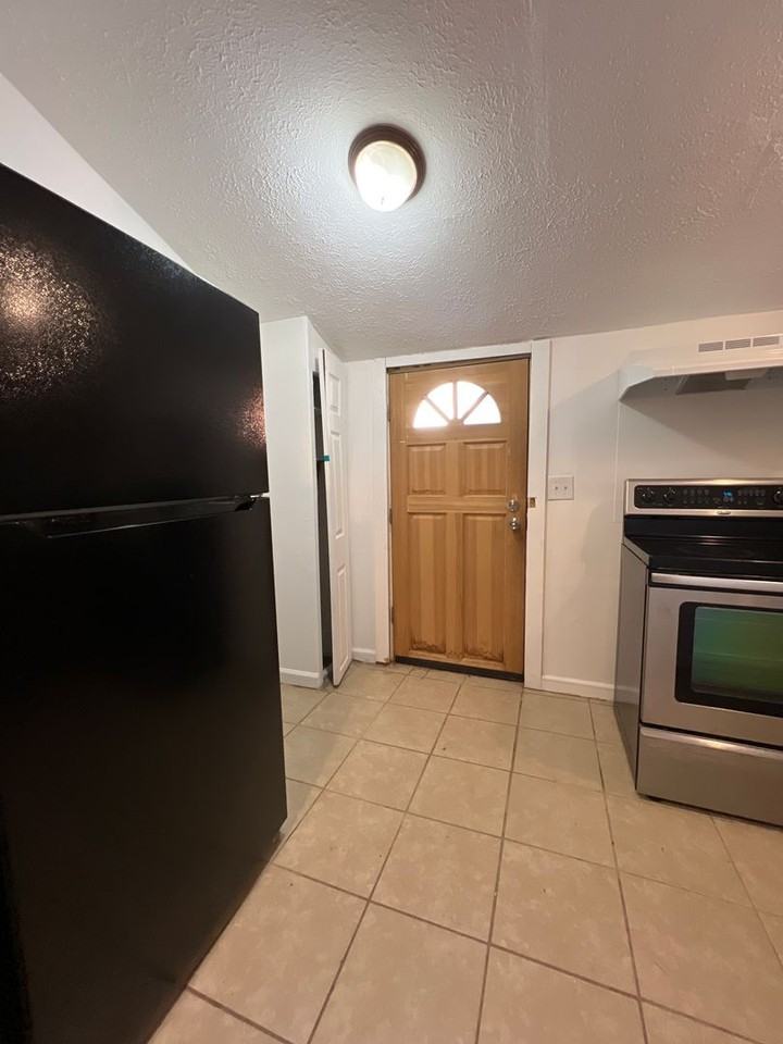 N Russell St - Photo 5 of 19