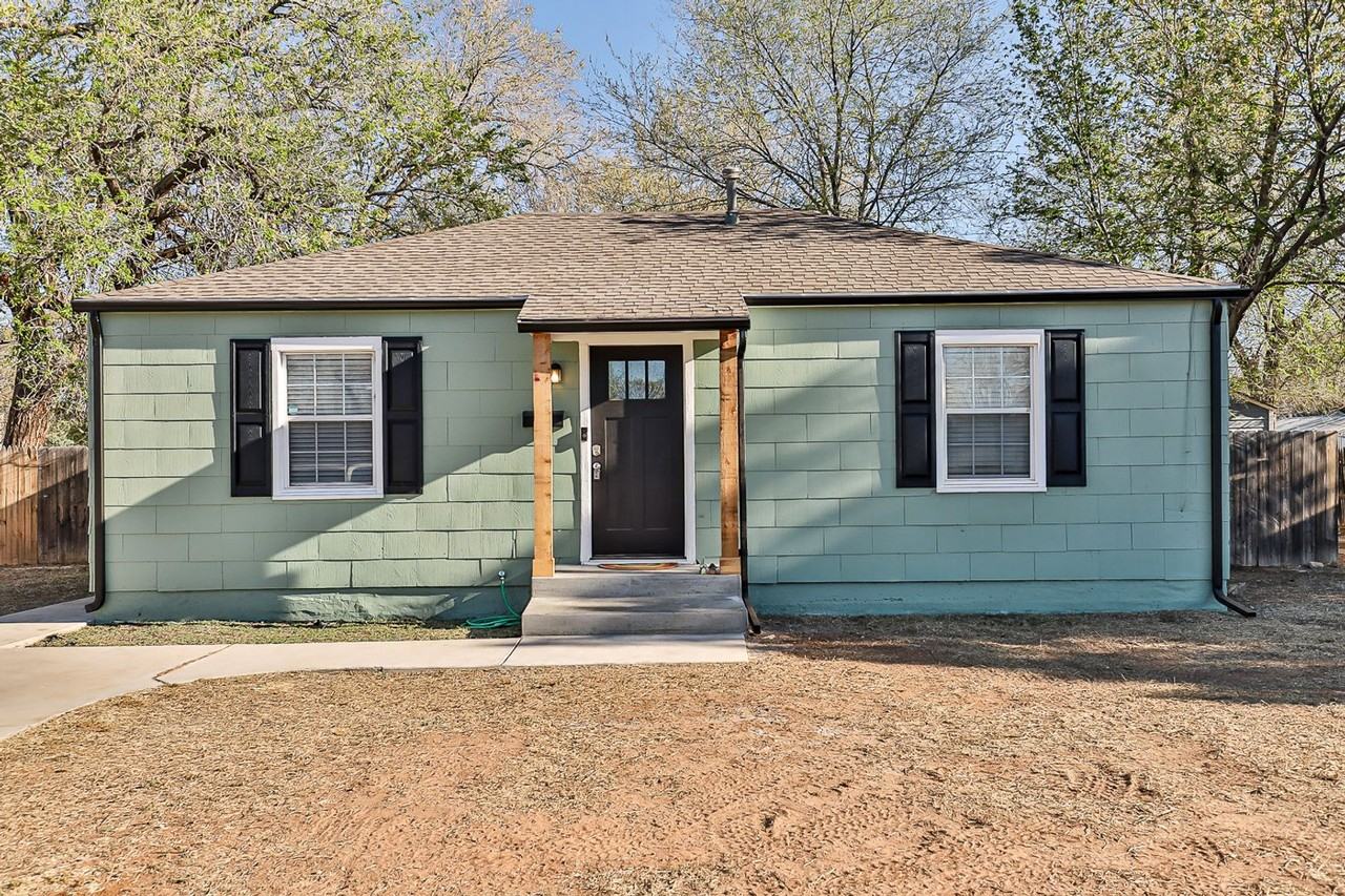 2514 29th St - Photo 2 of 9