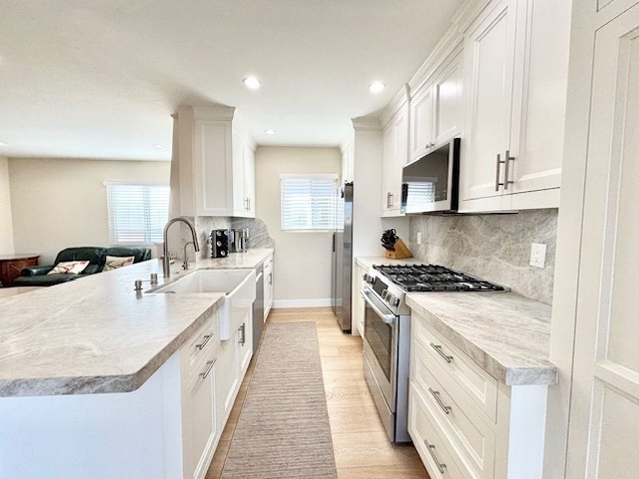 3725 Sunset Ln - Photo 7 of 22