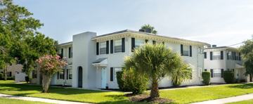 featured image of 3323 N Westmoreland Dr