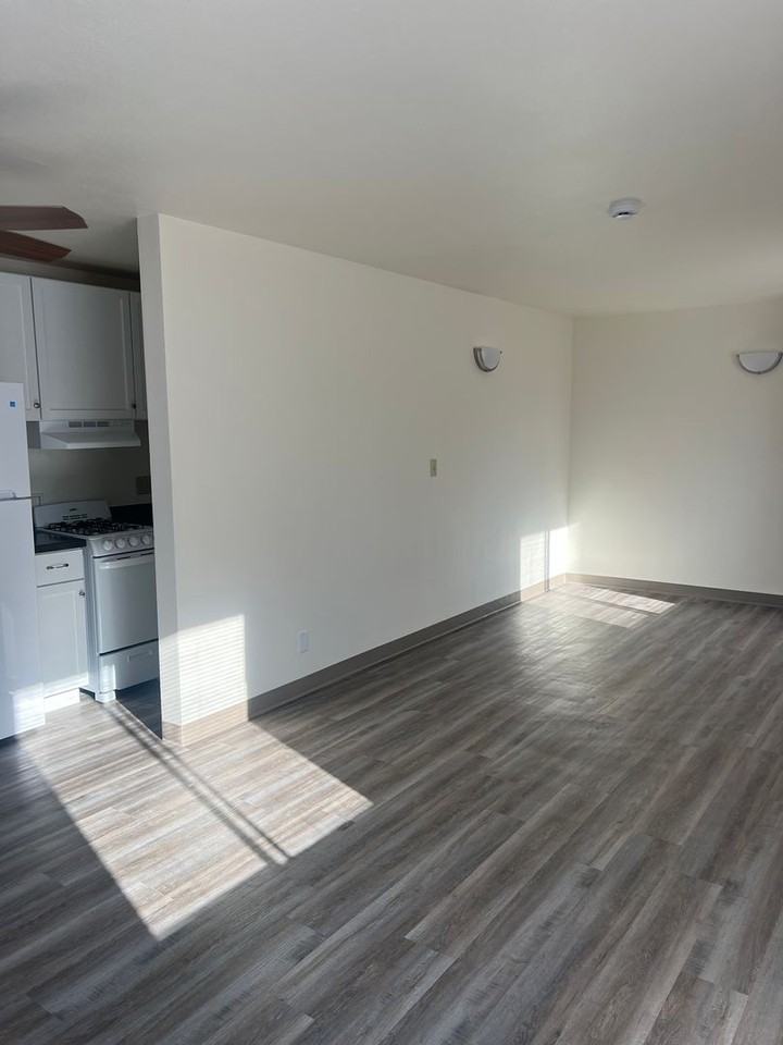 326 South 7th Street - Photo 3 of 10