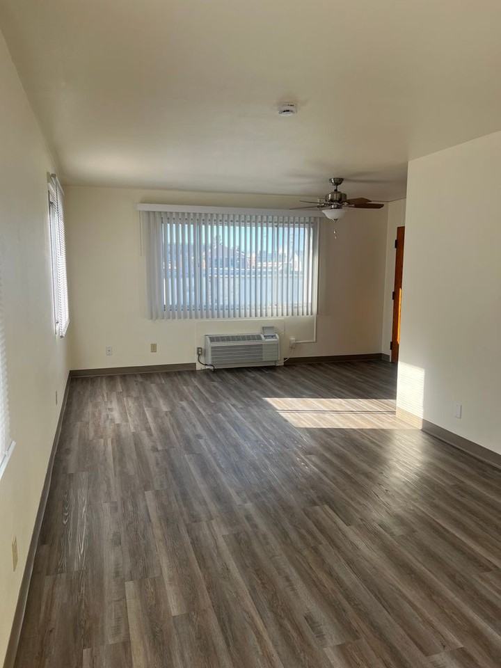 326 South 7th Street - Photo 4 of 10