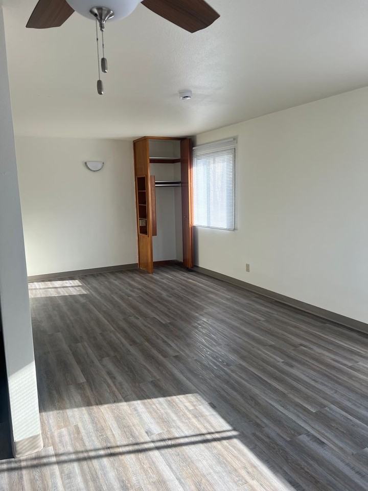 326 South 7th Street - Photo 5 of 10