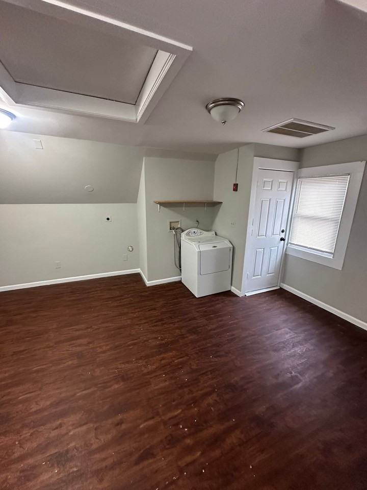 Brooks Street 273 - Photo 3 of 18