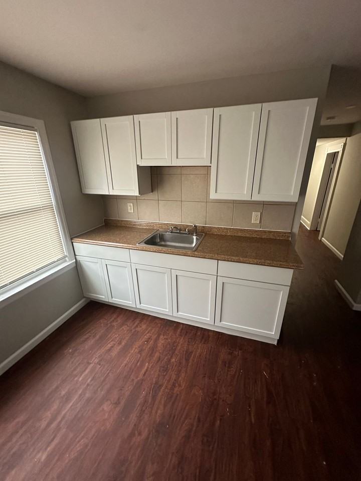 Brooks Street 273 - Photo 4 of 18