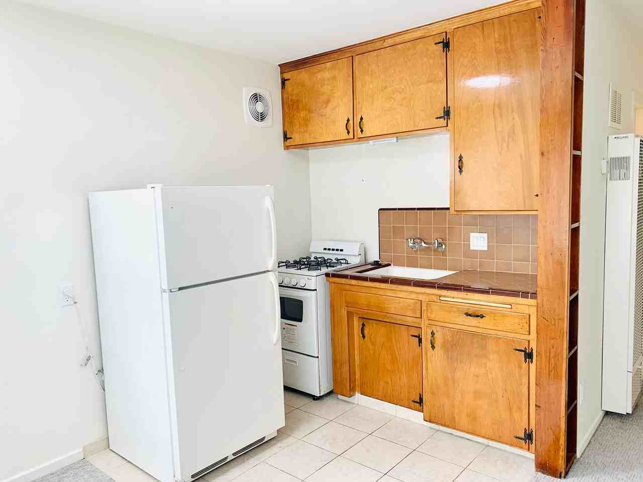 3264 Bayside Ln - Photo 5 of 16