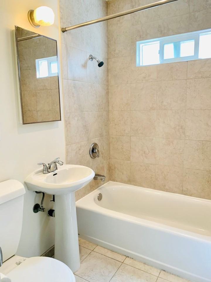 3264 Bayside Ln - Photo 6 of 16