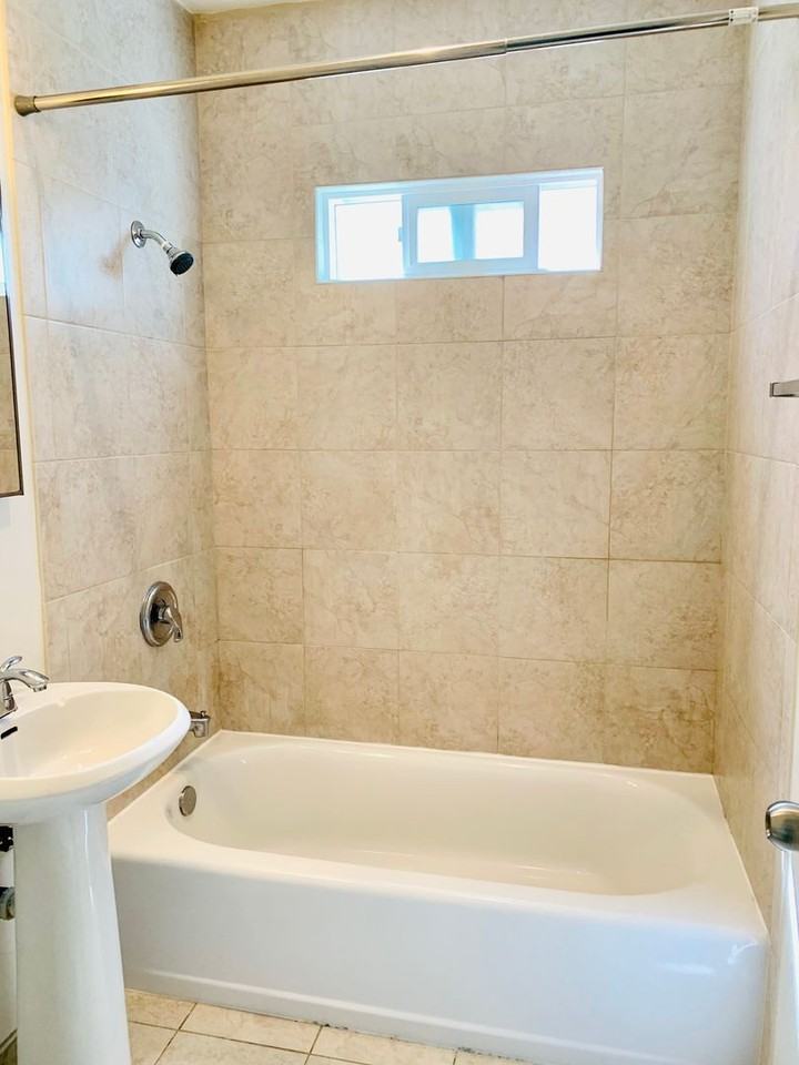 3264 Bayside Ln - Photo 7 of 16