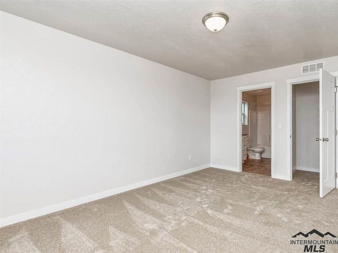 7745 E Declaration Dr - Photo 6 of 48