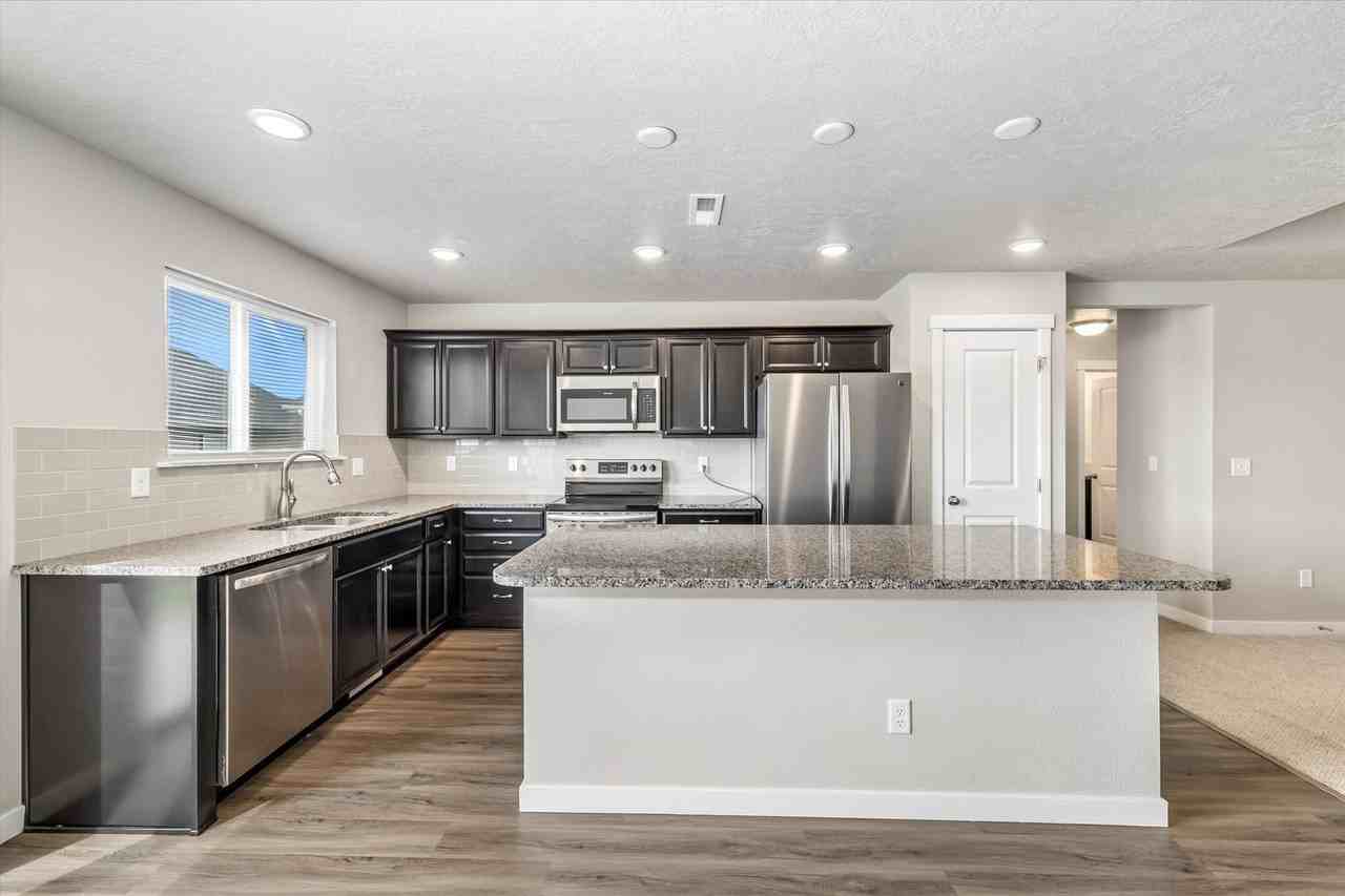 7745 E Declaration Dr - Photo 2 of 29
